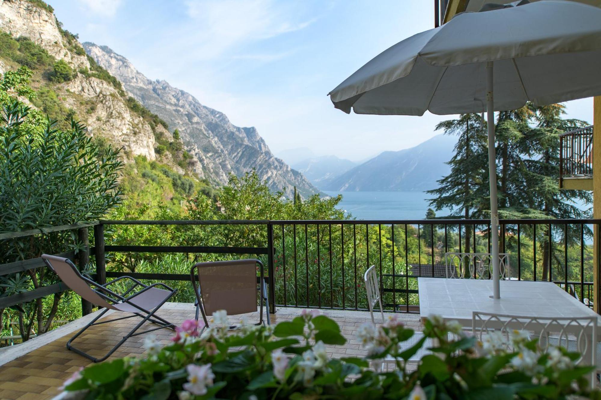 Residence Oasi Limone sul Garda Exteriör bild