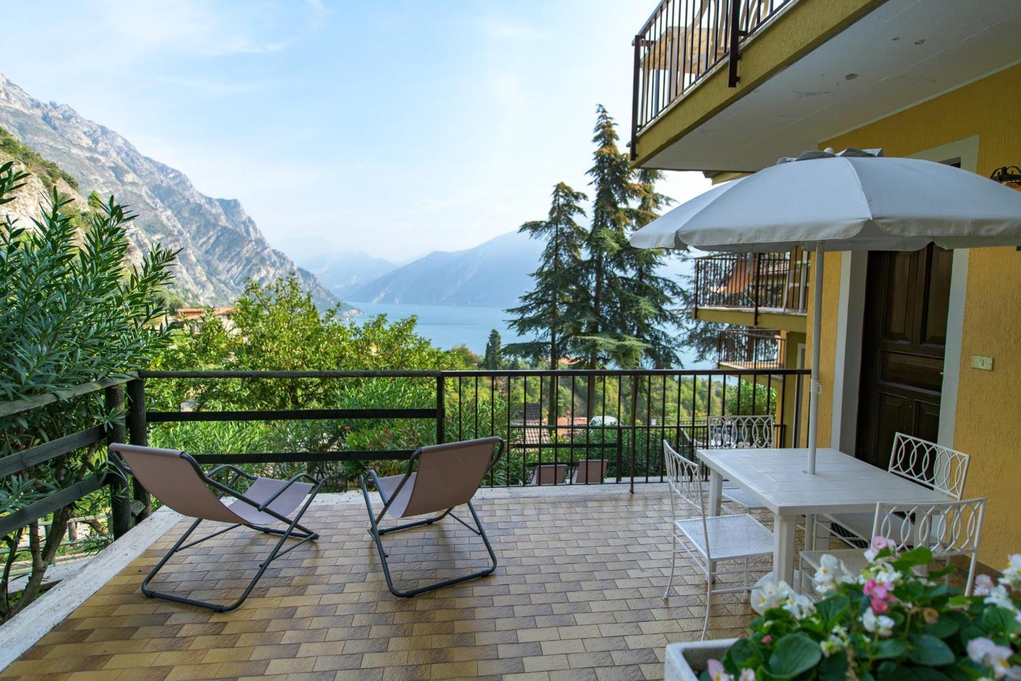 Residence Oasi Limone sul Garda Exteriör bild