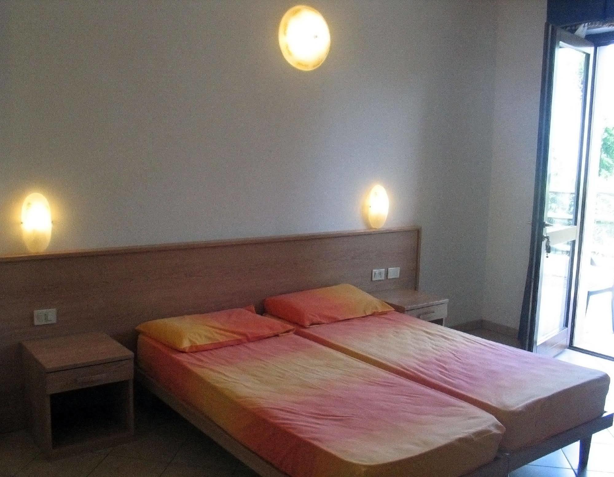 Residence Oasi Limone sul Garda Exteriör bild
