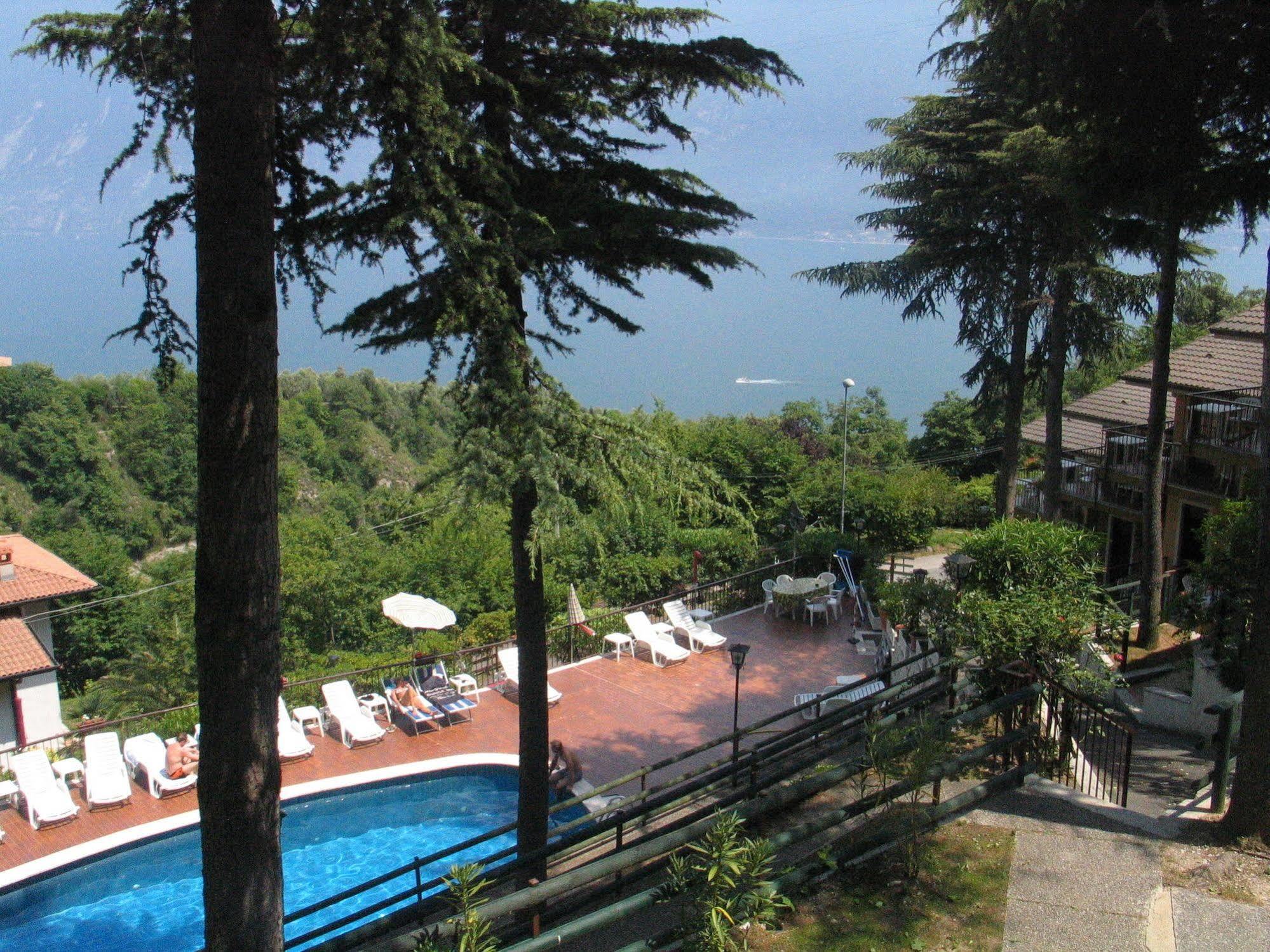 Residence Oasi Limone sul Garda Exteriör bild